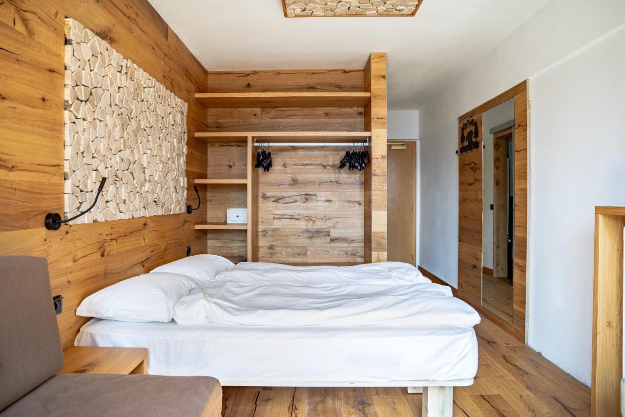 Hotel Cristiania Madonna di Campiglio Exterior photo