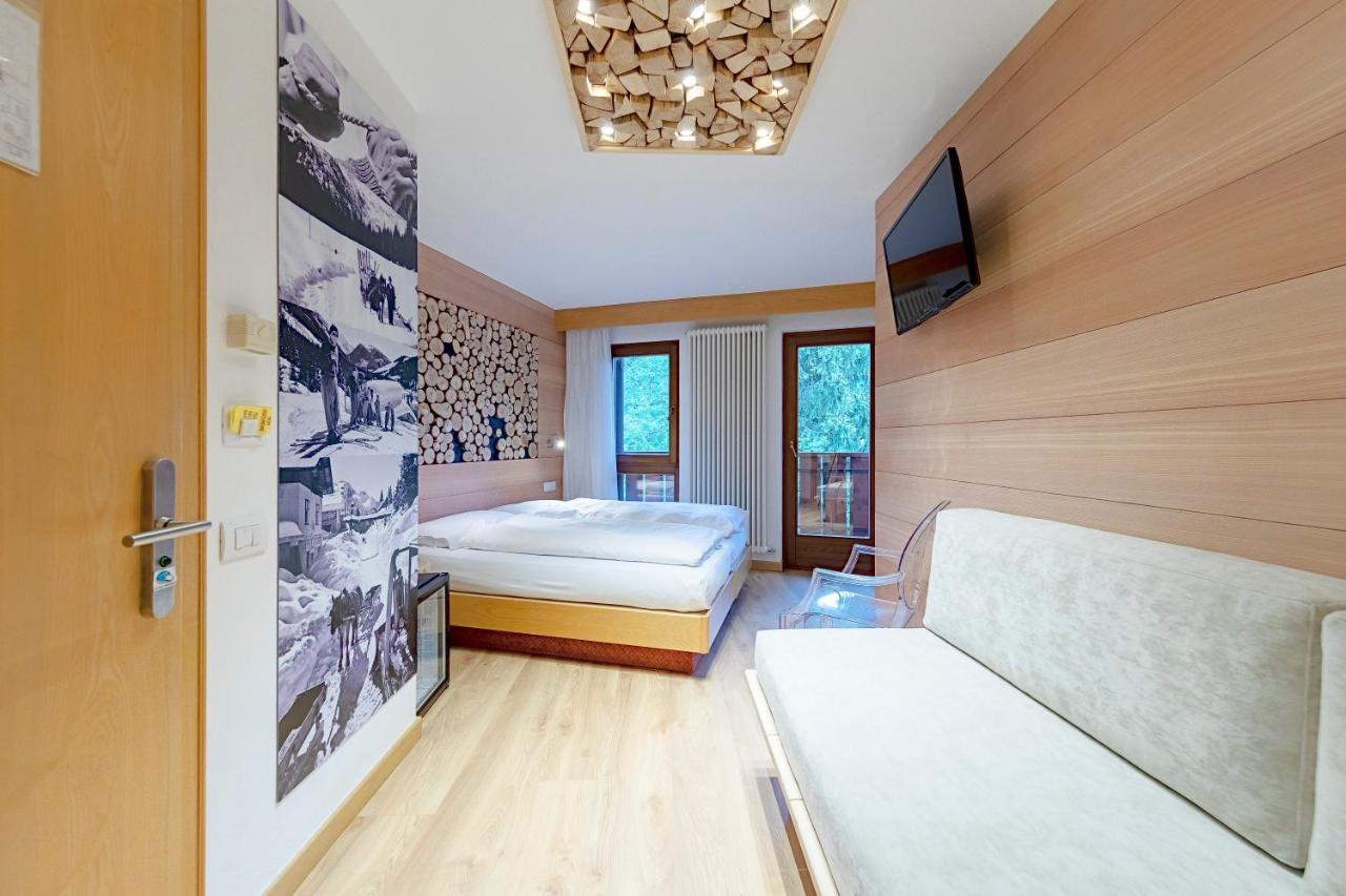 Hotel Cristiania Madonna di Campiglio Exterior photo