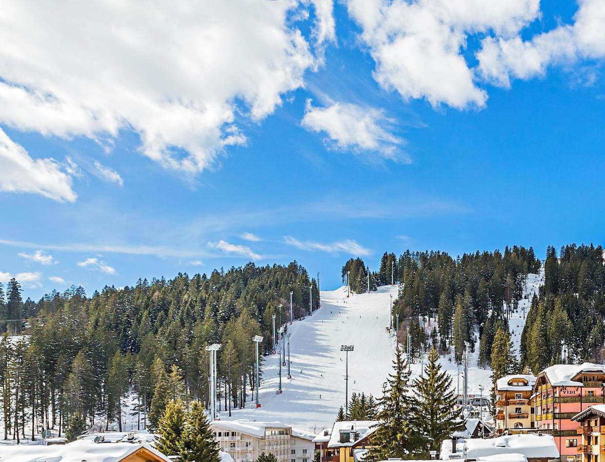 Hotel Cristiania Madonna di Campiglio Exterior photo